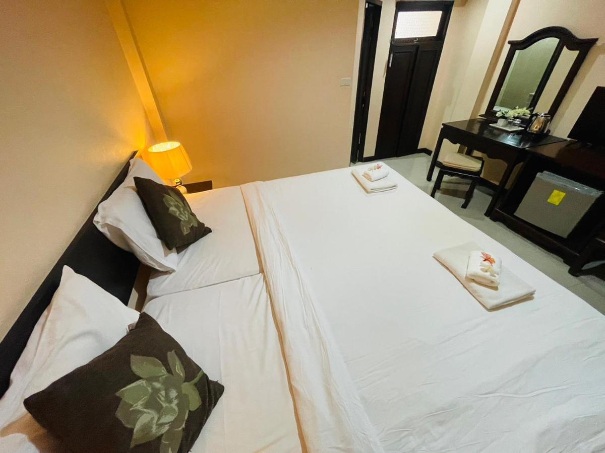 Na Thapae Chiangmai Hotel Чиангмай Екстериор снимка