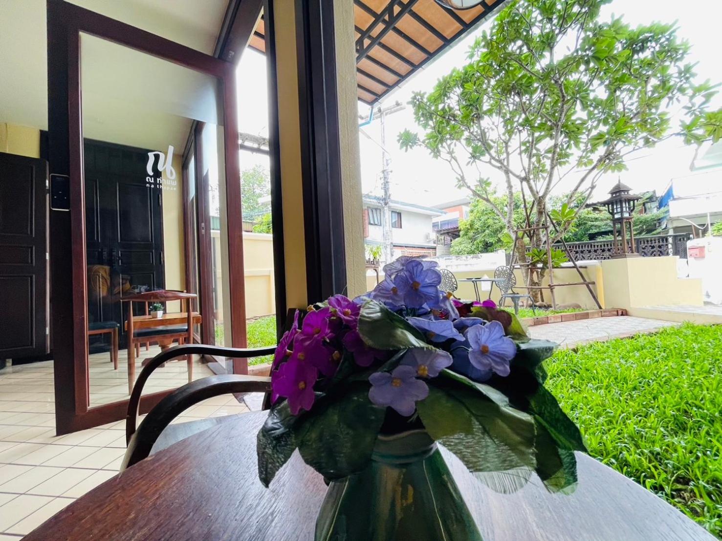 Na Thapae Chiangmai Hotel Чиангмай Екстериор снимка